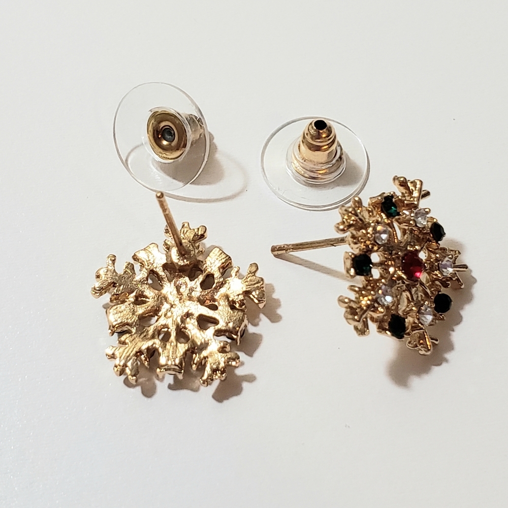 🎄2/$10 Gold Snowflake Earrings - Picture 2 of 4